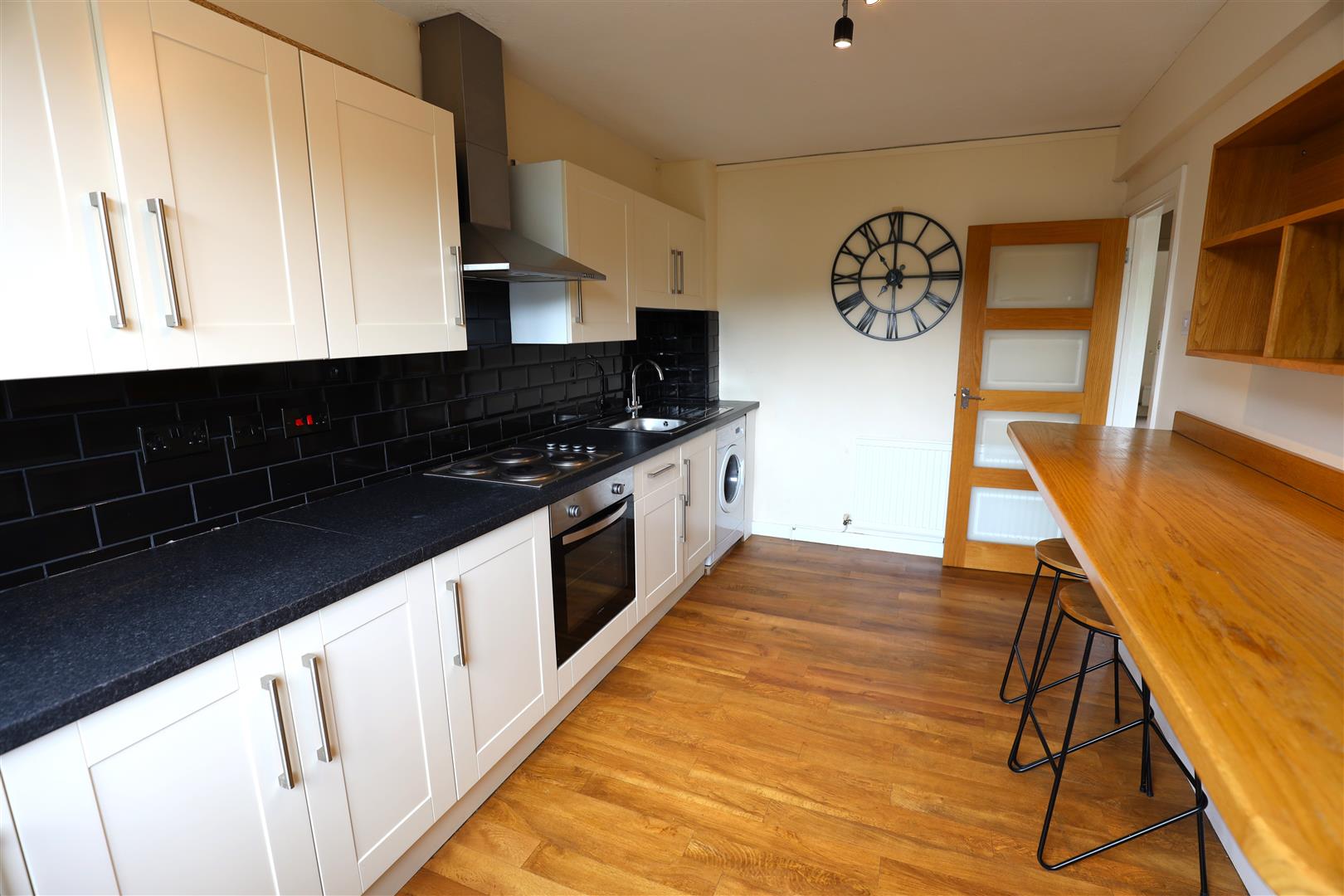 Flat 1, 16 High Street, Cowbridge, CF71 7AG